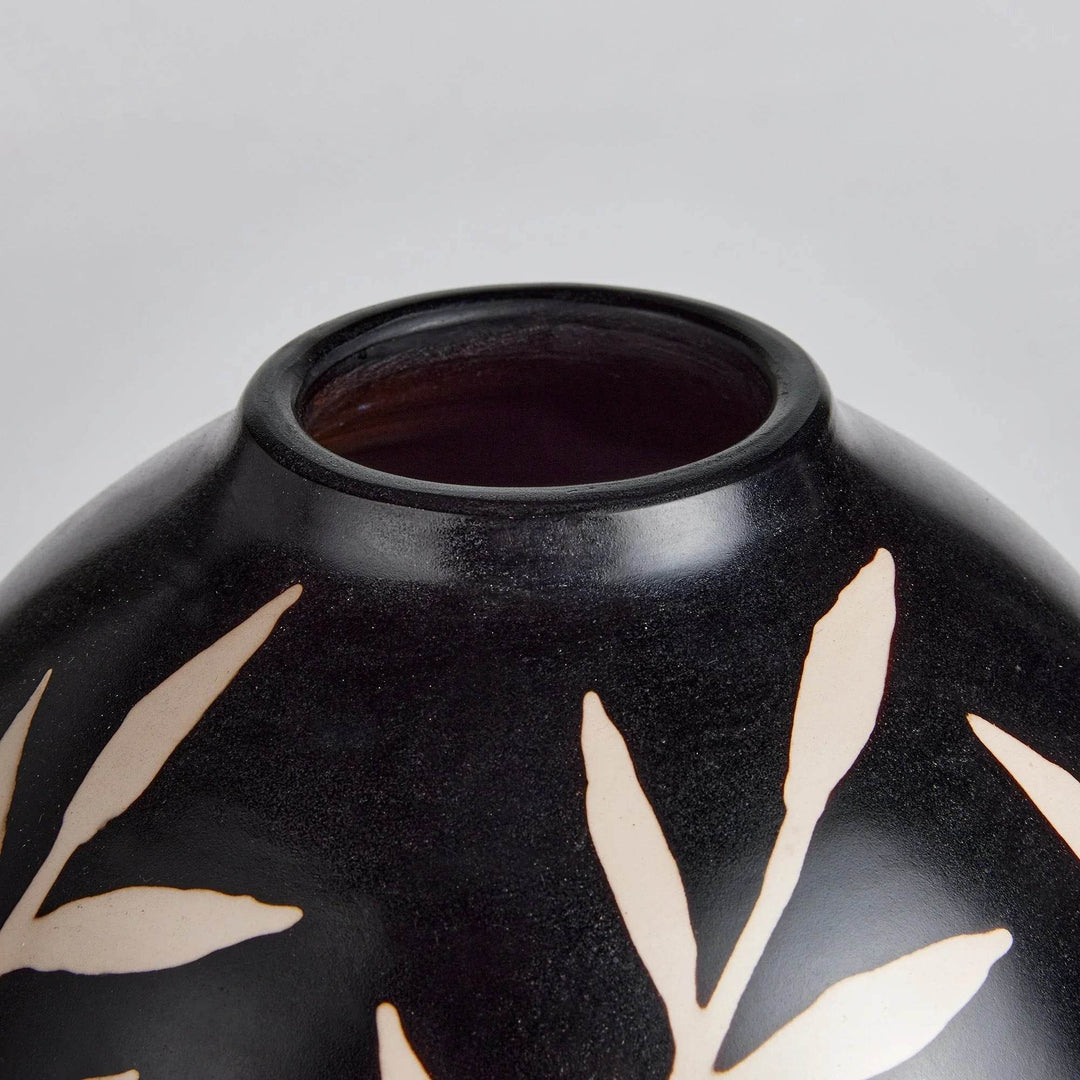 Detail of neck and rim of handcrafted black terracotta vase with ecru vine etching – Modern Organic.