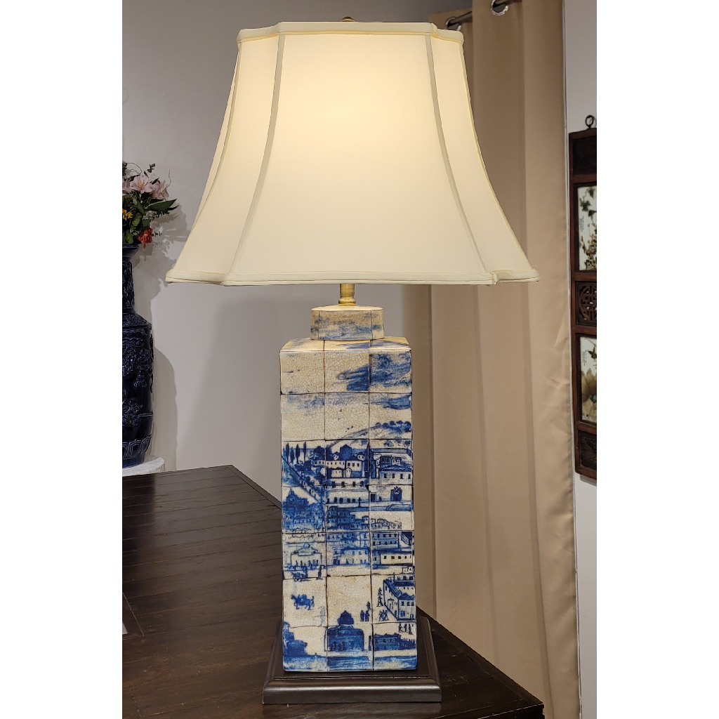 Vila Village Pattern Table Lamp