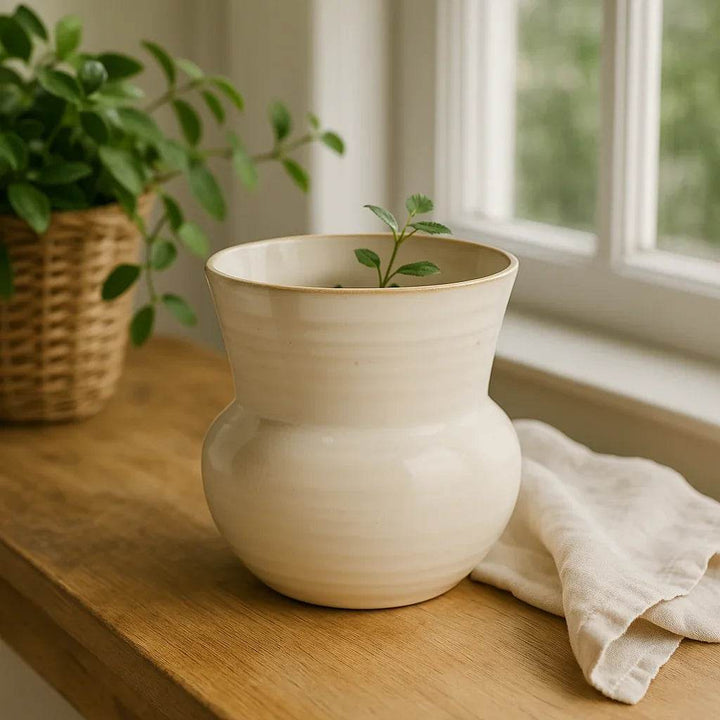 Small Cream Stoneware Planter Pot with Drain Hole - Reactive Glaze Finish