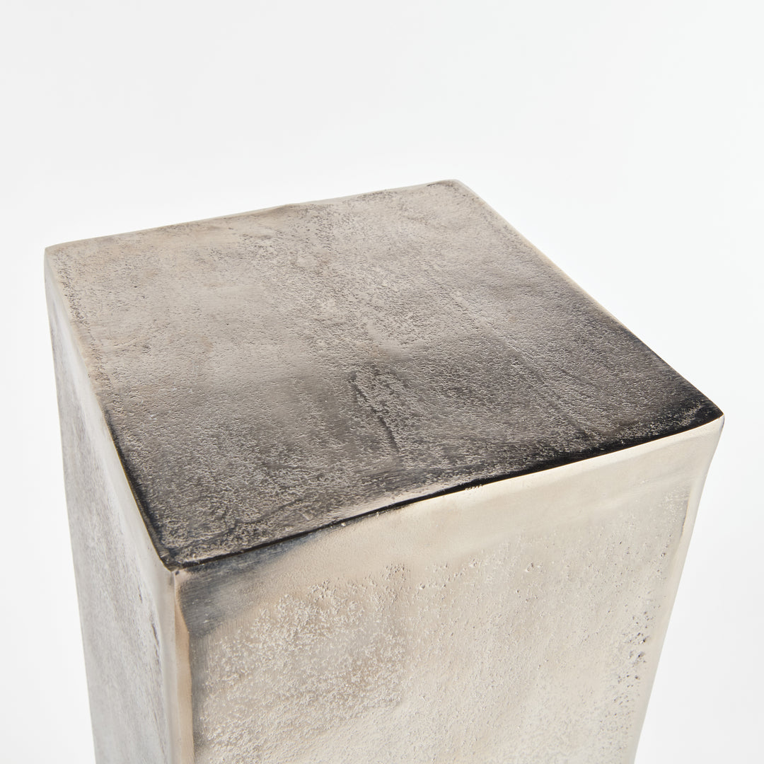 Victor Pedestal Short – Modern Organic