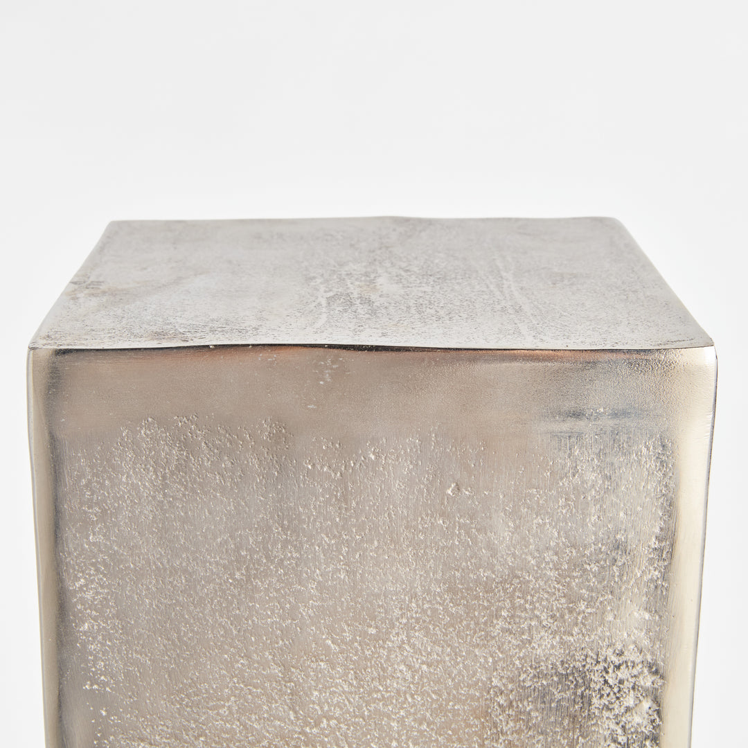 Victor Pedestal Short – Modern Organic