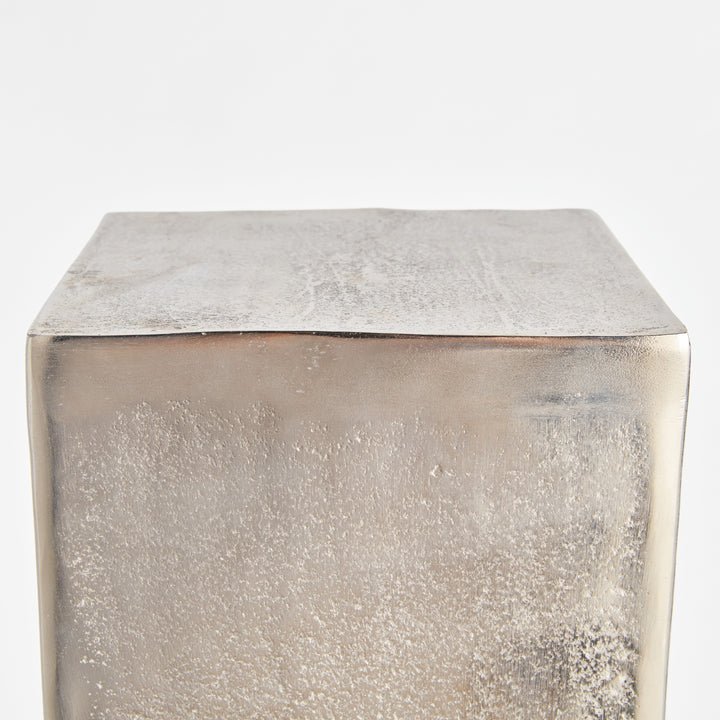 Victor Pedestal Short – Modern Organic