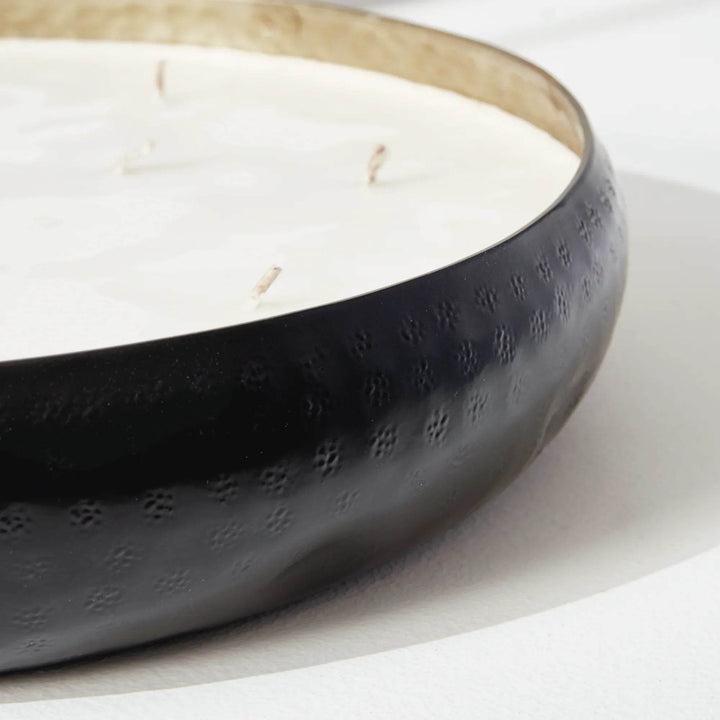 Oudh Noir 10-Wick Candle