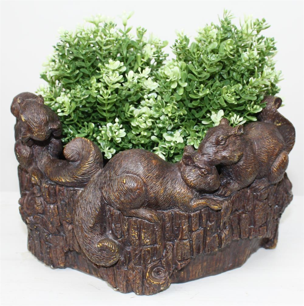 Squirrel Planter with Leaves