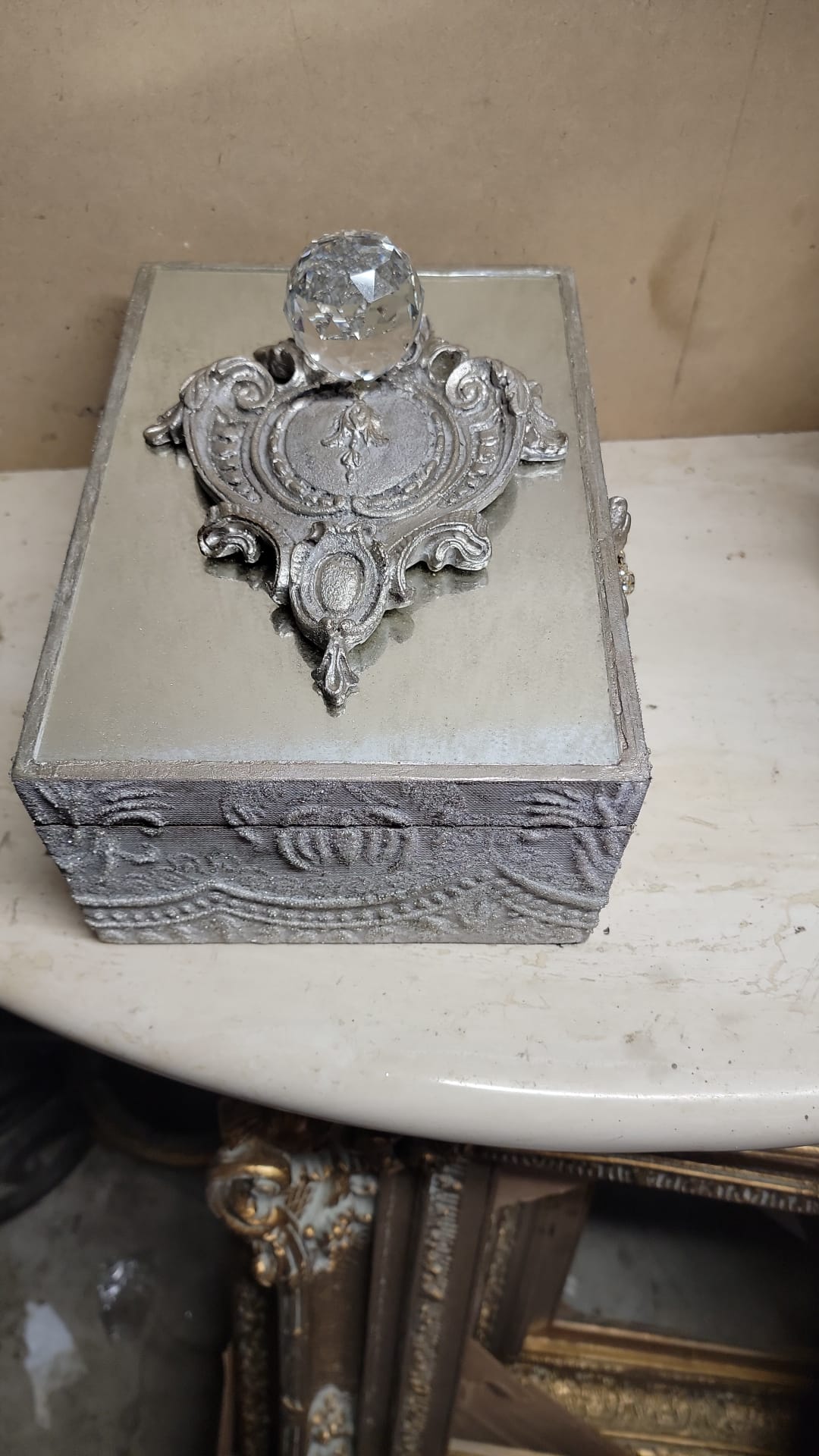 Agate Box with Crystal Accent